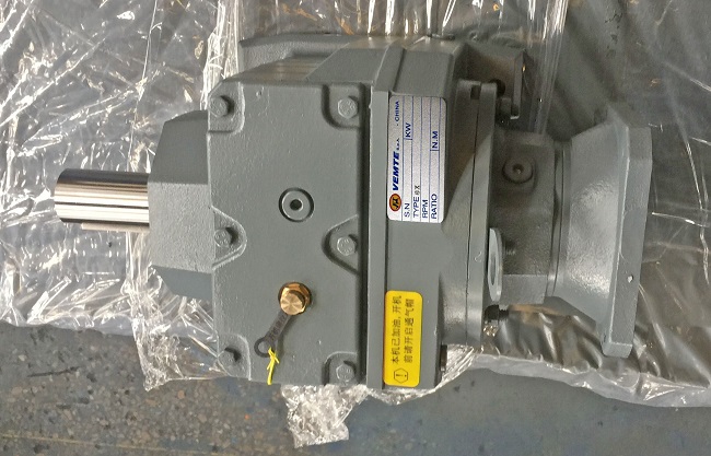 帶動(dòng)17T噸小型機(jī)械吊裝機(jī)減速機(jī)，3500W伺服電機(jī)減速機(jī),吊裝機(jī)械減速機(jī)