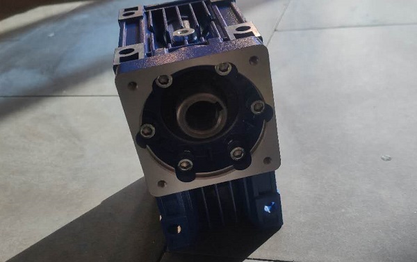 機(jī)場(chǎng)行李輸送機(jī)伺服電機(jī)減速機(jī)選型手冊(cè)資料樣本下載,輸送機(jī)減速機(jī),伺服減速機(jī)樣本資料