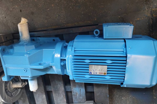 1比5減速電機,1:5減速機,分級處理設(shè)備減速機,減速機選型樣本,5比減速器